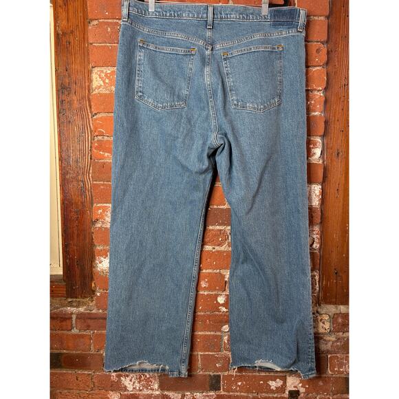 Abercrombie & Fitch The '90s Relaxed Jean High Rise Sz 34 18s Medium Wash Denim - Picture 4 of 14